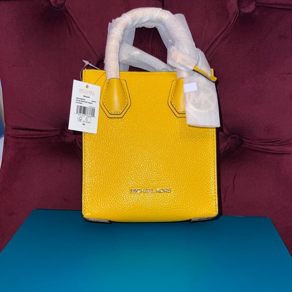 Michael Kors Shopper NWT, XS EXCELLENT CONDITION - Picture 2 of 6